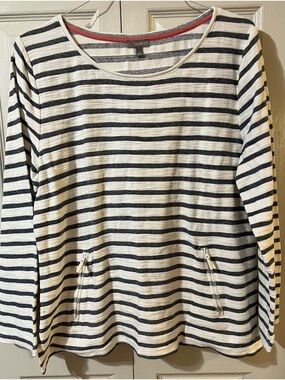 Talbots Women’s Long Sleeve Top Grey & White Stripe Boat Neck 2 Zip Pockets (XL)